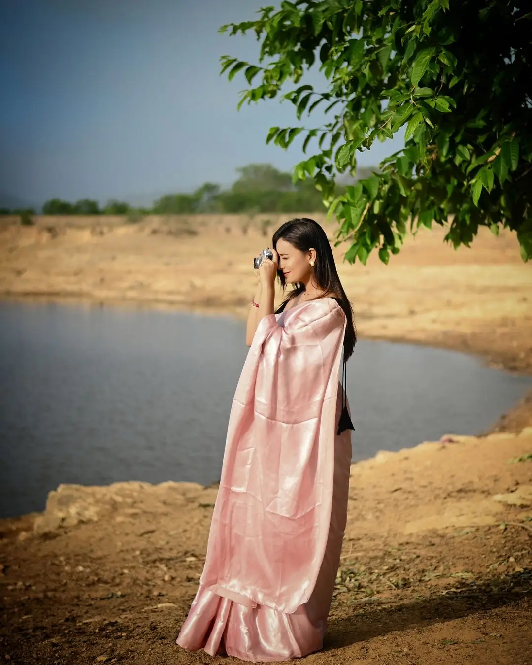 Telugu TV Actress Deepa Jagadeesh In Pink Saree Black Sleeveless Blouse